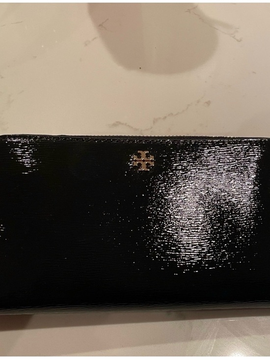Tory Burch Handbags - Tory Burch Black Patent Leather Continental Wallet with Gold Logo